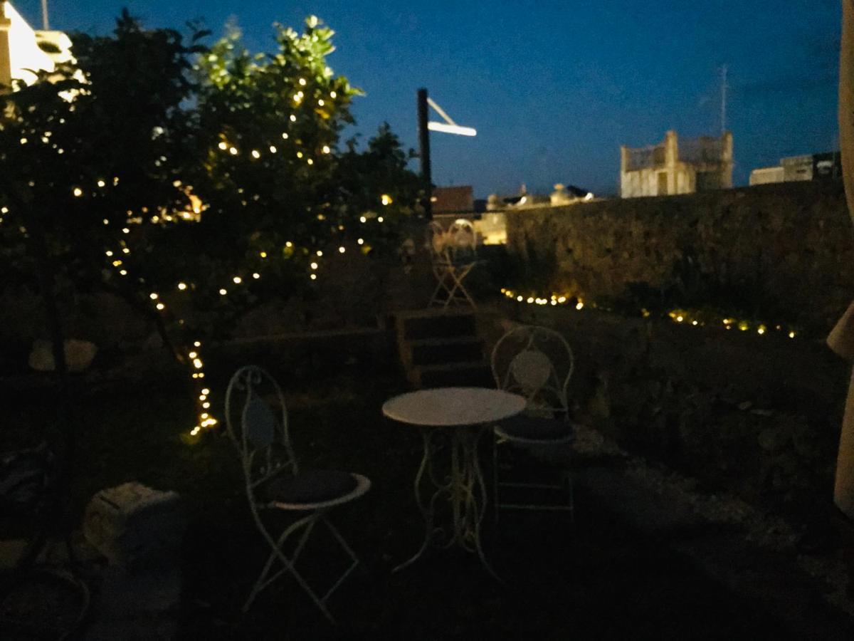 Castello D'alcontres 3 Stelle Couette-café